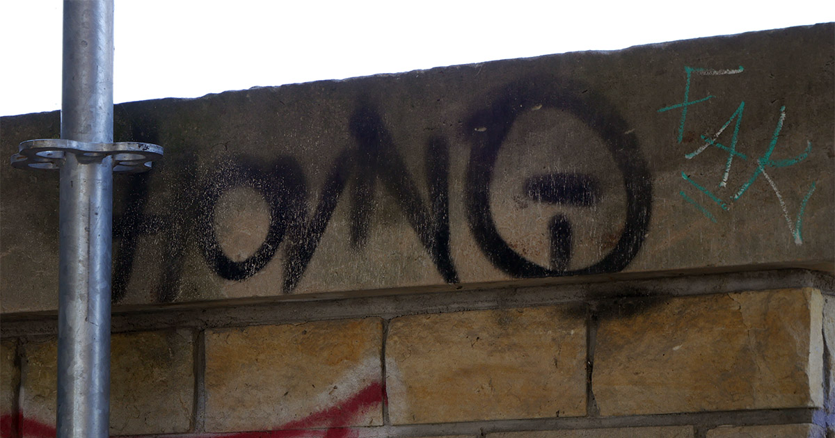 Hovno v Karlíně