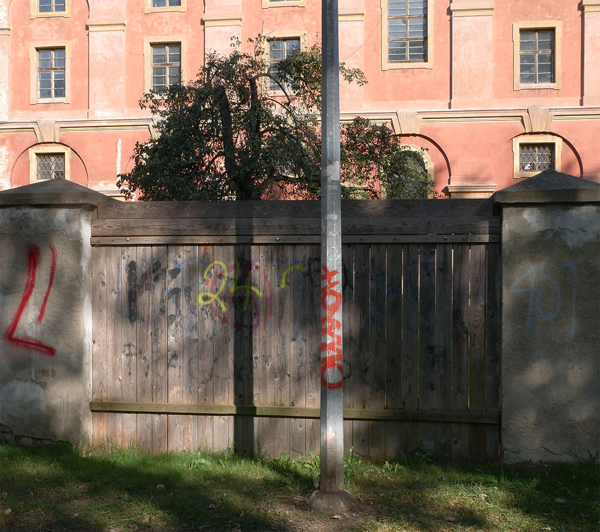 Hovno v Karlíně